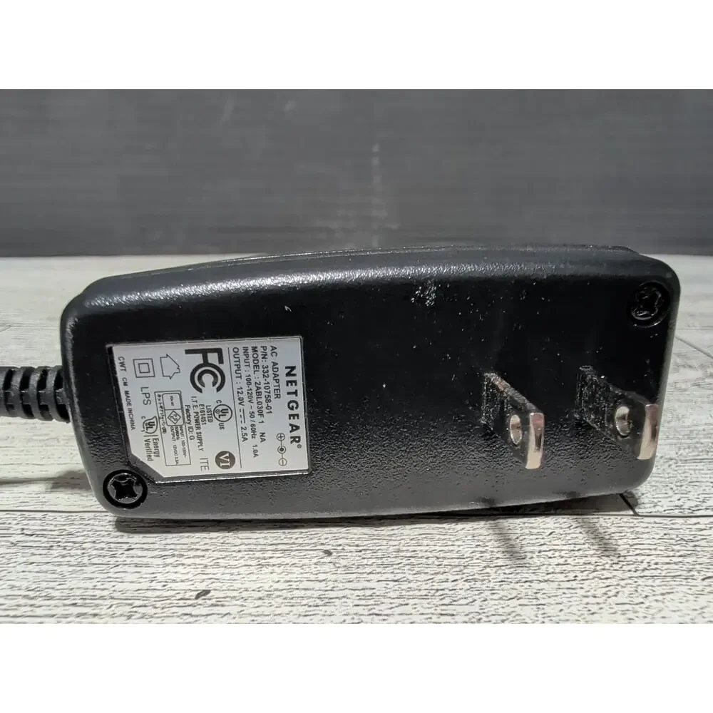 NETGEAR R6400 AC1750 Smart WiFi Router Wireless Router With Power Cord - Picture 12 of 12